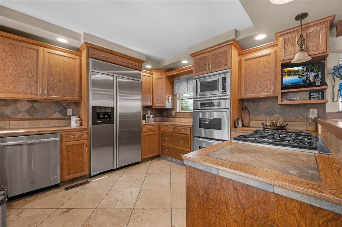 46281 Eastwood Dr S, Oakhurst, CA 93644