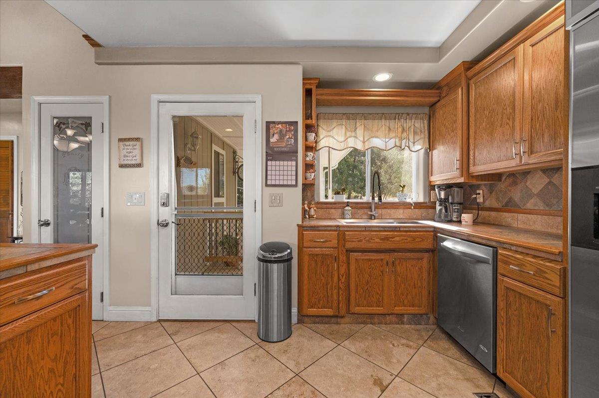 46281 Eastwood Dr S, Oakhurst, CA 93644