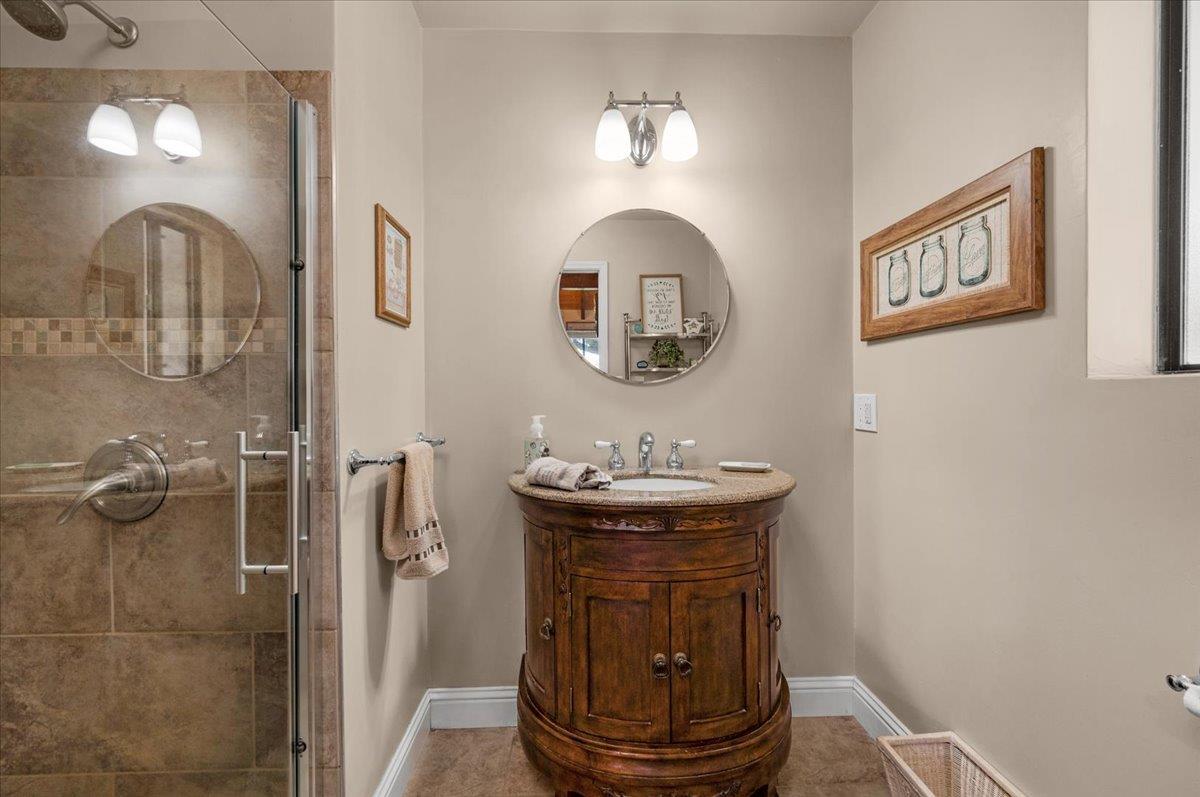 46281 Eastwood Dr S, Oakhurst, CA 93644