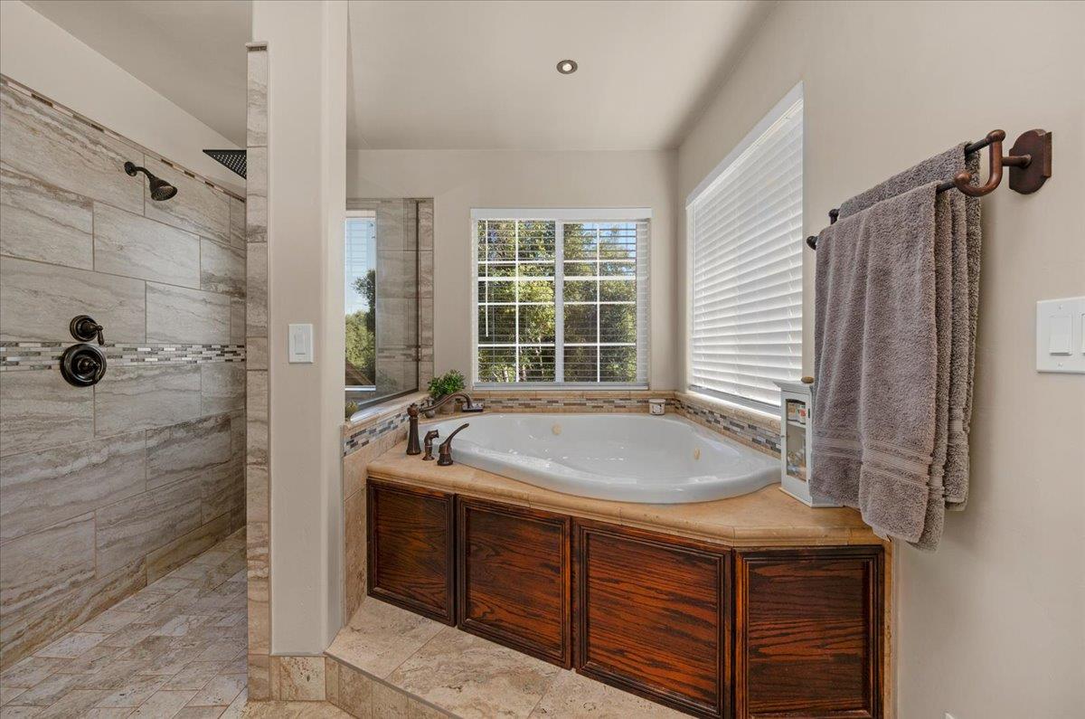 46281 Eastwood Dr S, Oakhurst, CA 93644