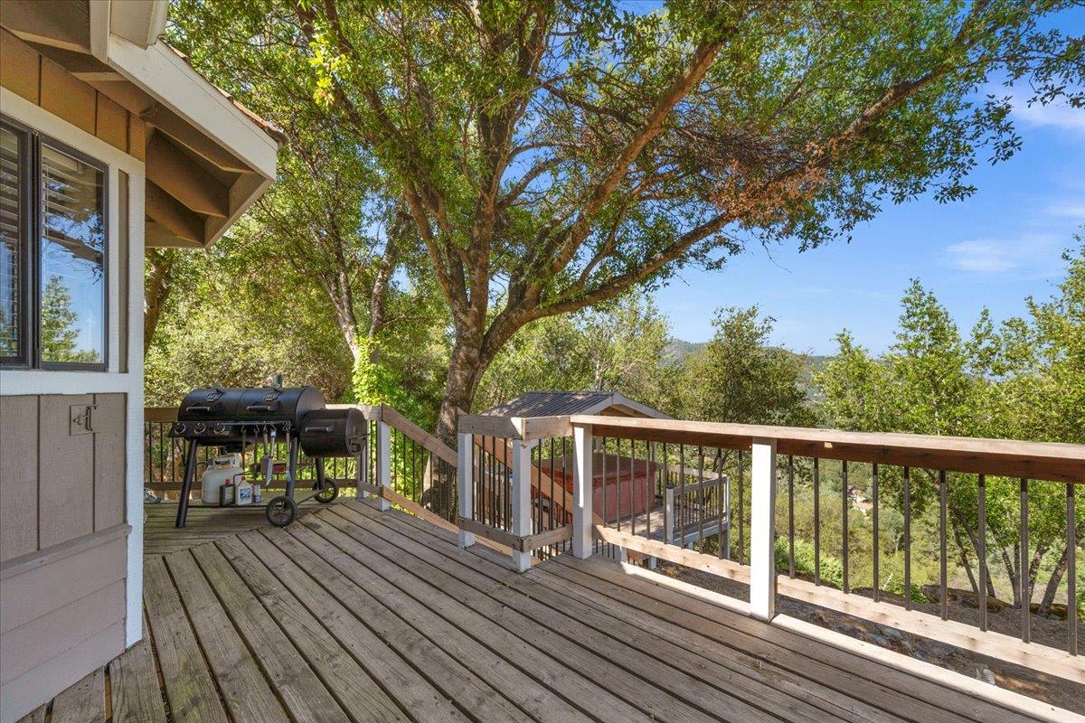 46281 Eastwood Dr S, Oakhurst, CA 93644