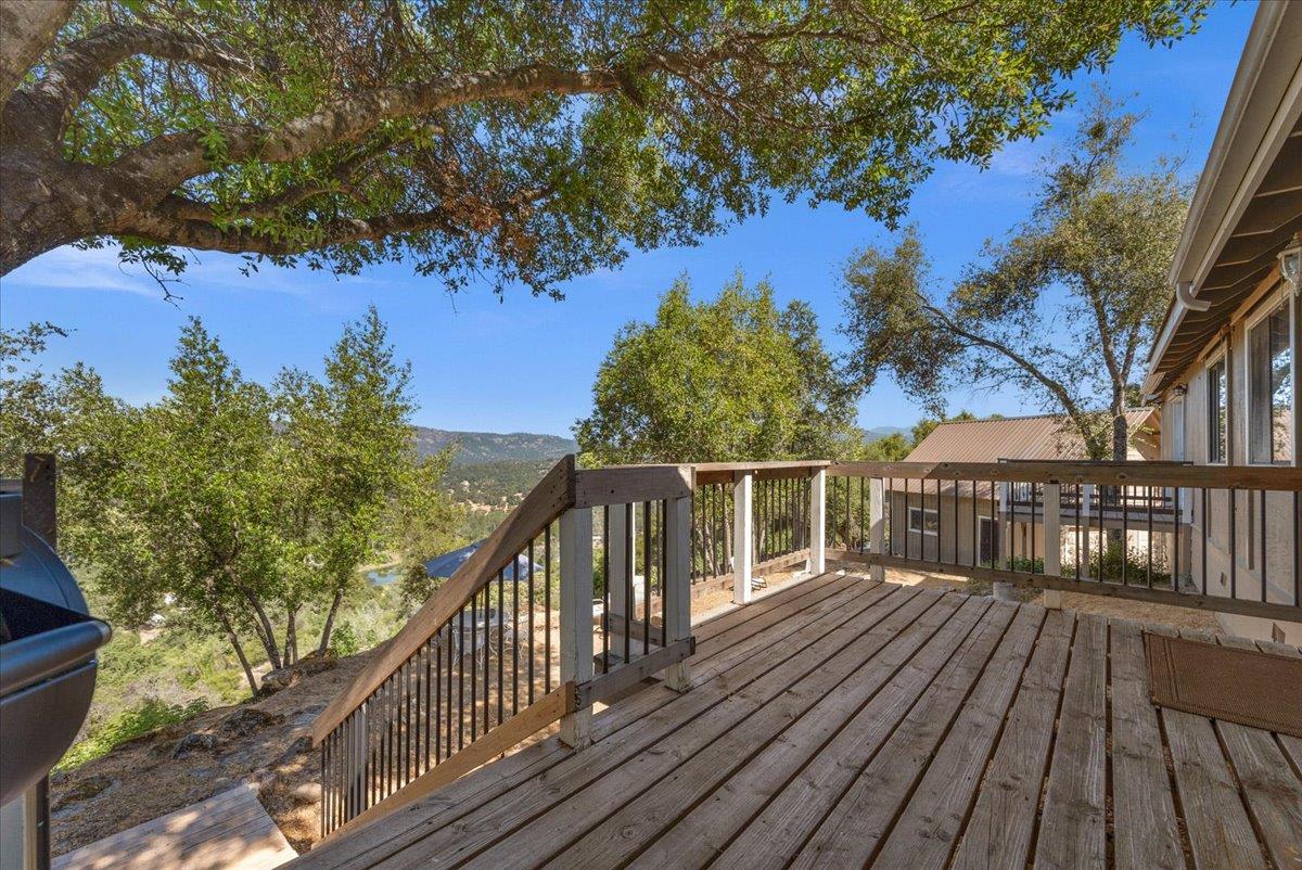 46281 Eastwood Dr S, Oakhurst, CA 93644