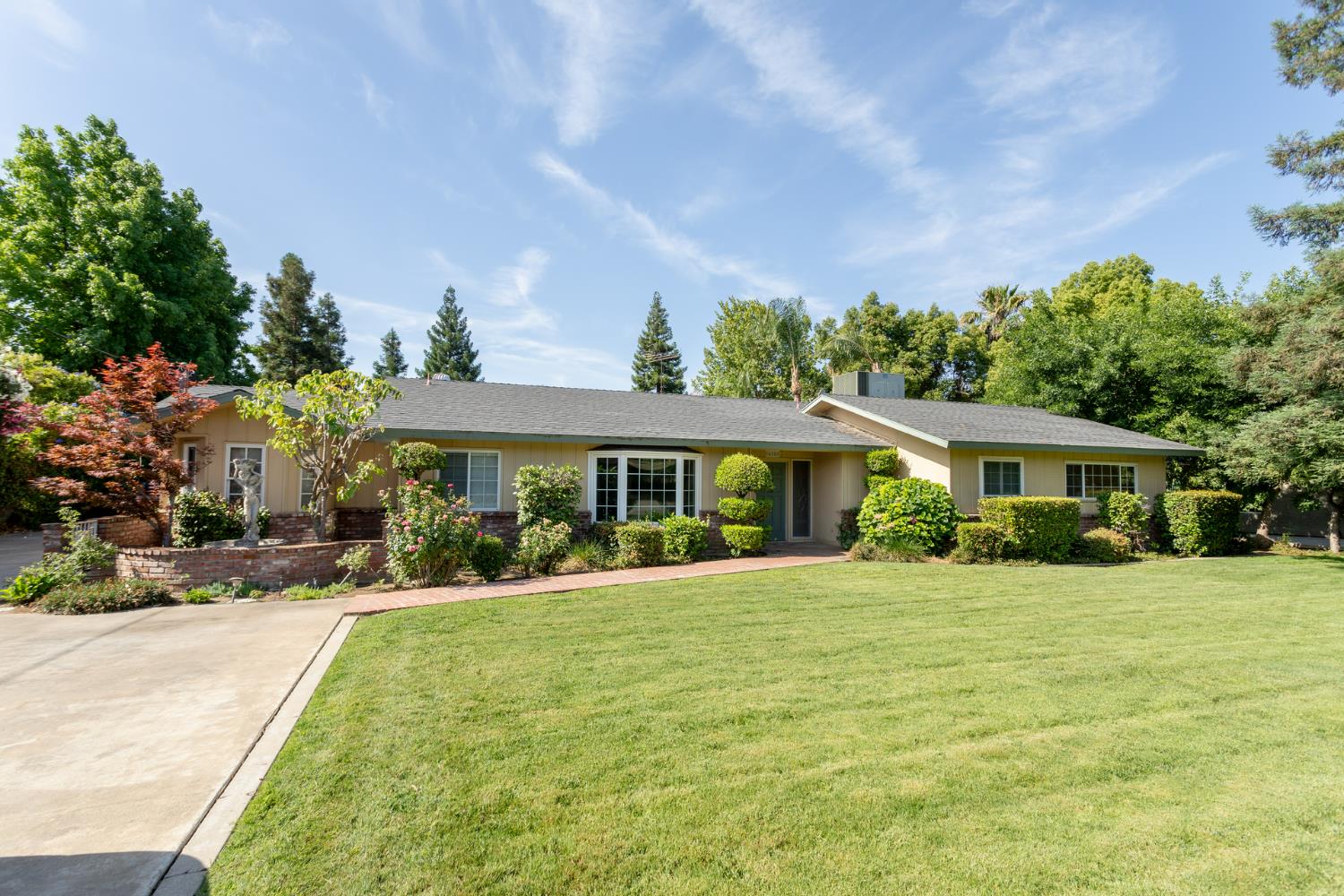450 W Alluvial Ave, Clovis, CA 93611