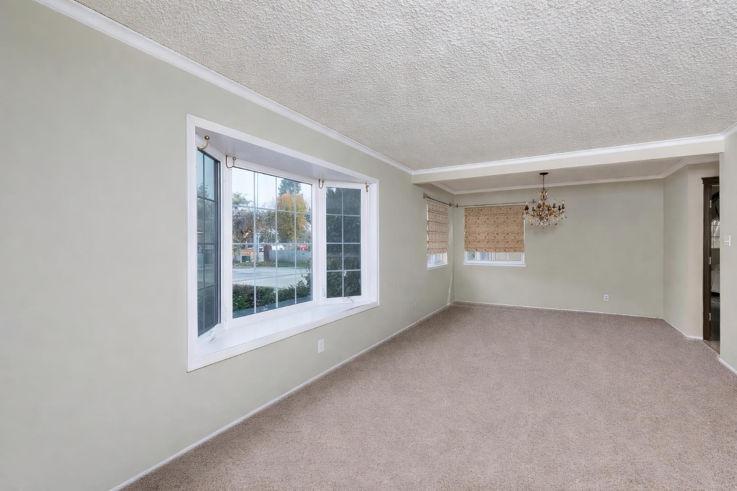 450 W Alluvial Ave, Clovis, CA 93611