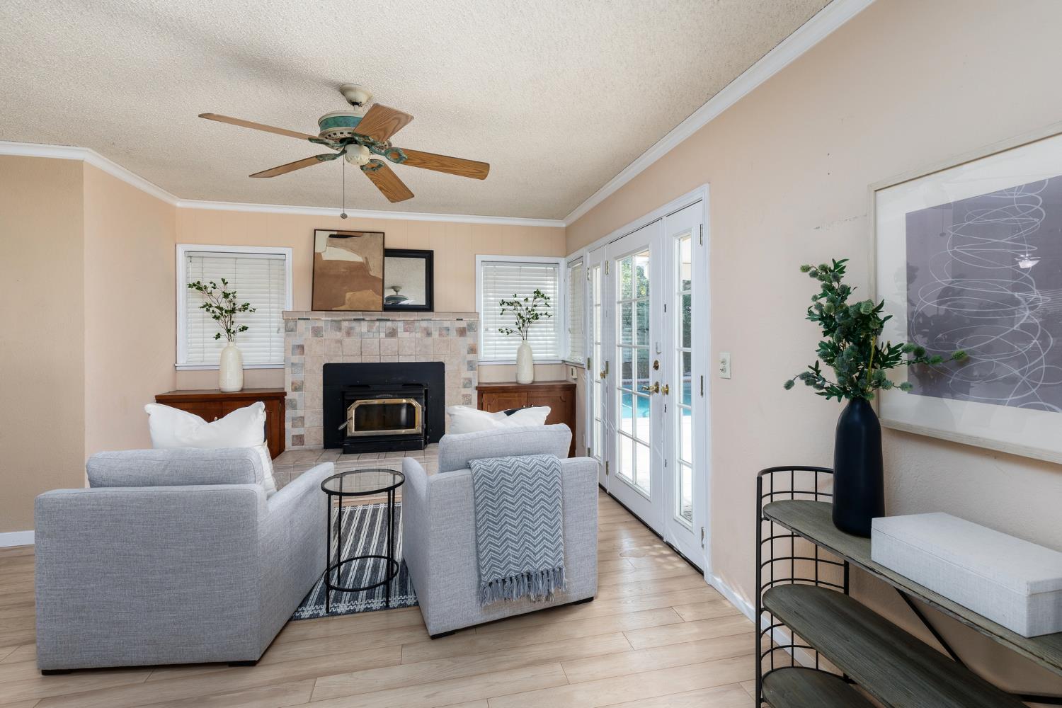 450 W Alluvial Ave, Clovis, CA 93611