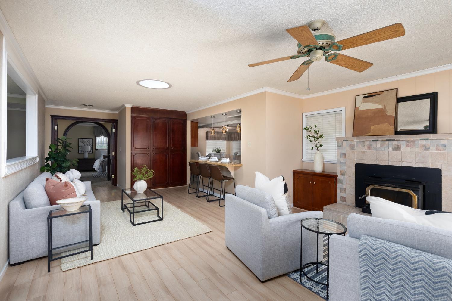 450 W Alluvial Ave, Clovis, CA 93611