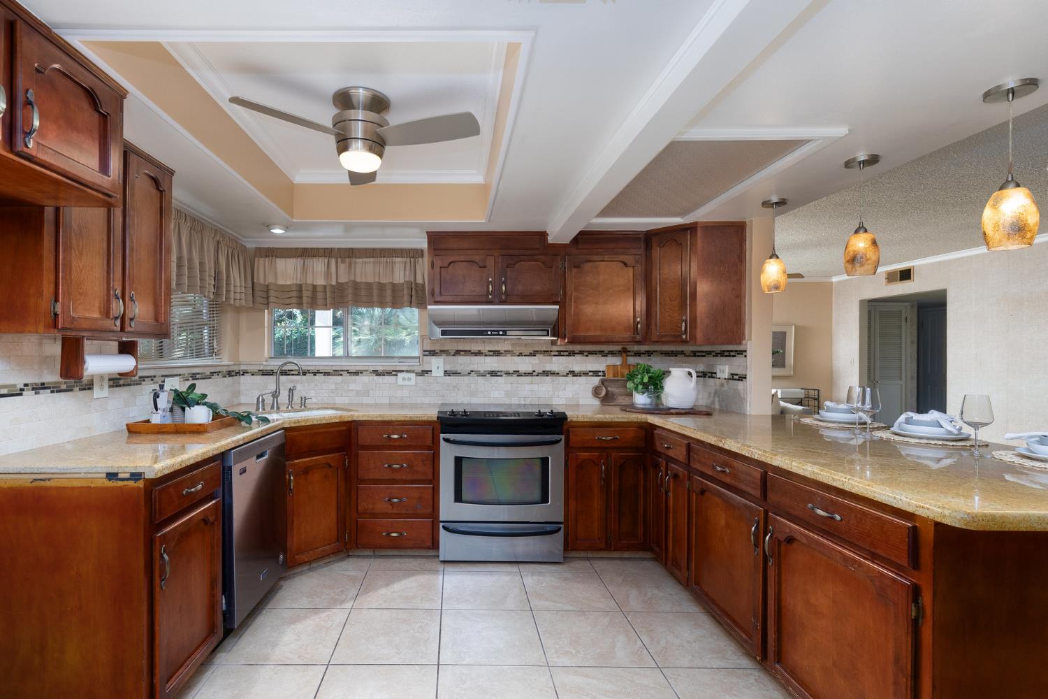 450 W Alluvial Ave, Clovis, CA 93611