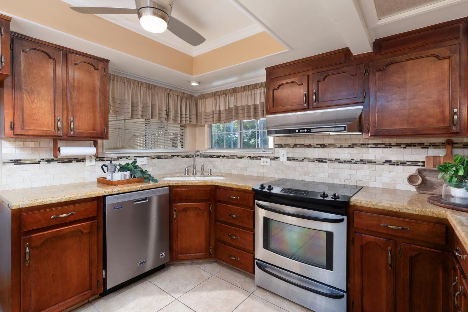 450 W Alluvial Ave, Clovis, CA 93611