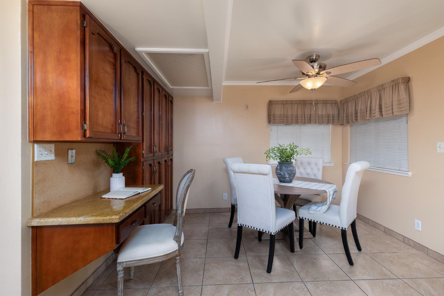 450 W Alluvial Ave, Clovis, CA 93611