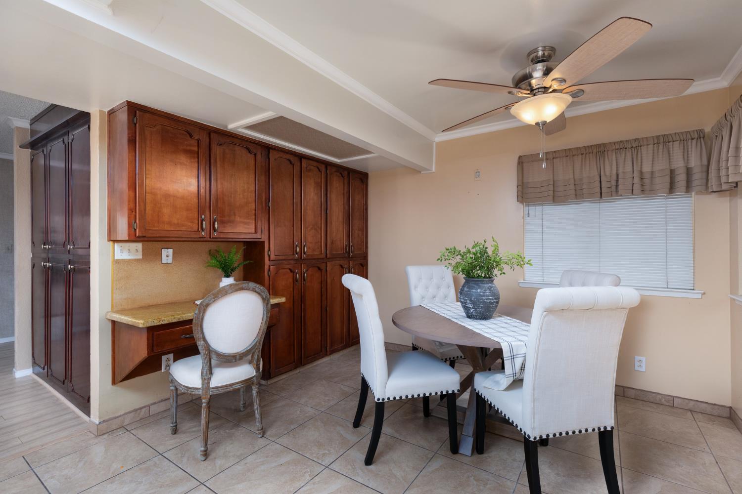 450 W Alluvial Ave, Clovis, CA 93611