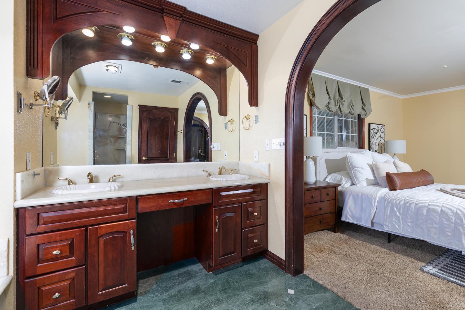 450 W Alluvial Ave, Clovis, CA 93611