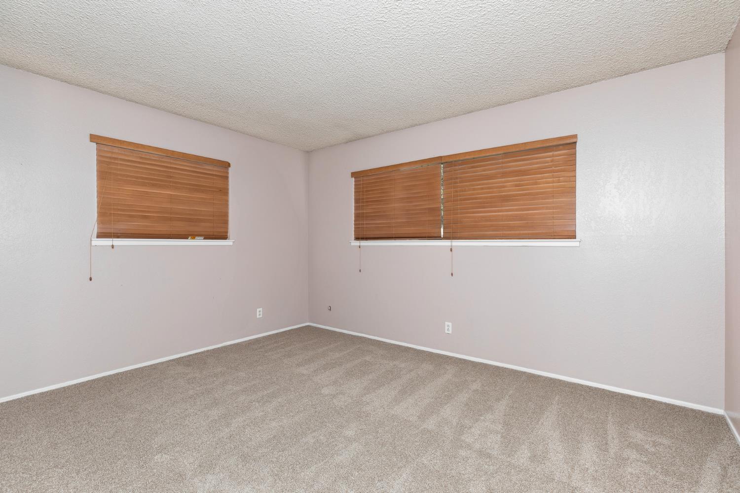 450 W Alluvial Ave, Clovis, CA 93611