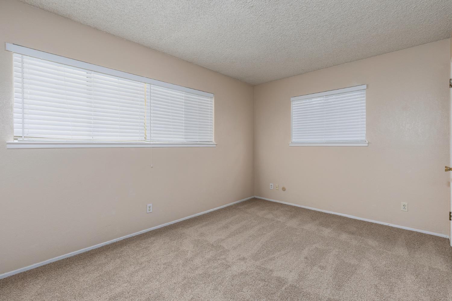 450 W Alluvial Ave, Clovis, CA 93611