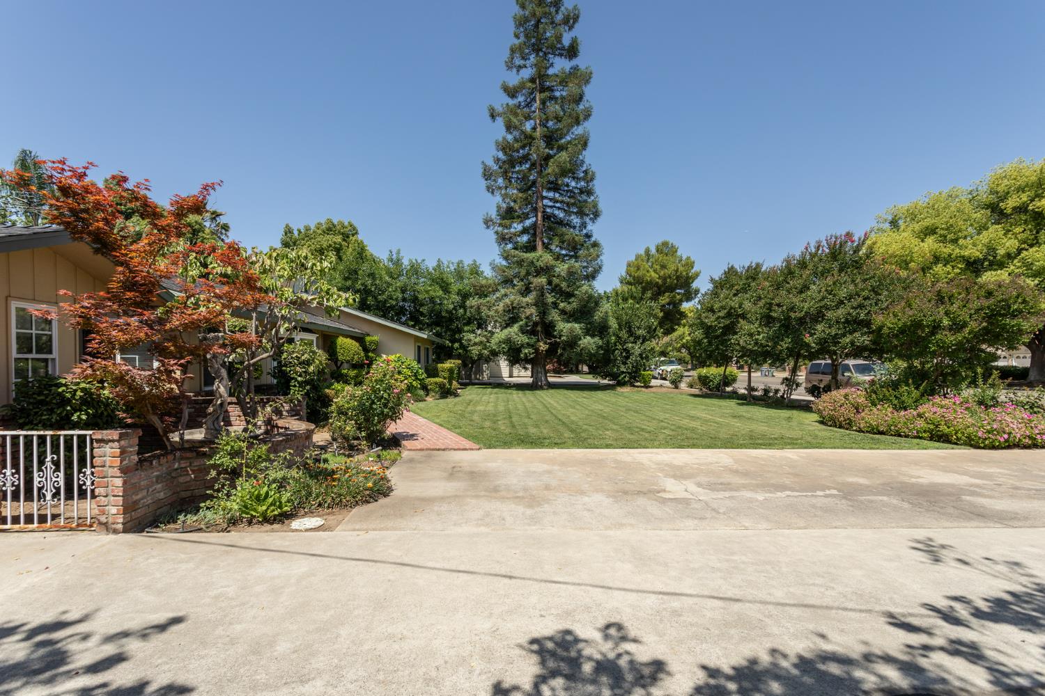 450 W Alluvial Ave, Clovis, CA 93611