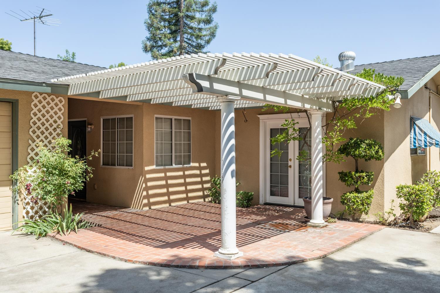 450 W Alluvial Ave, Clovis, CA 93611