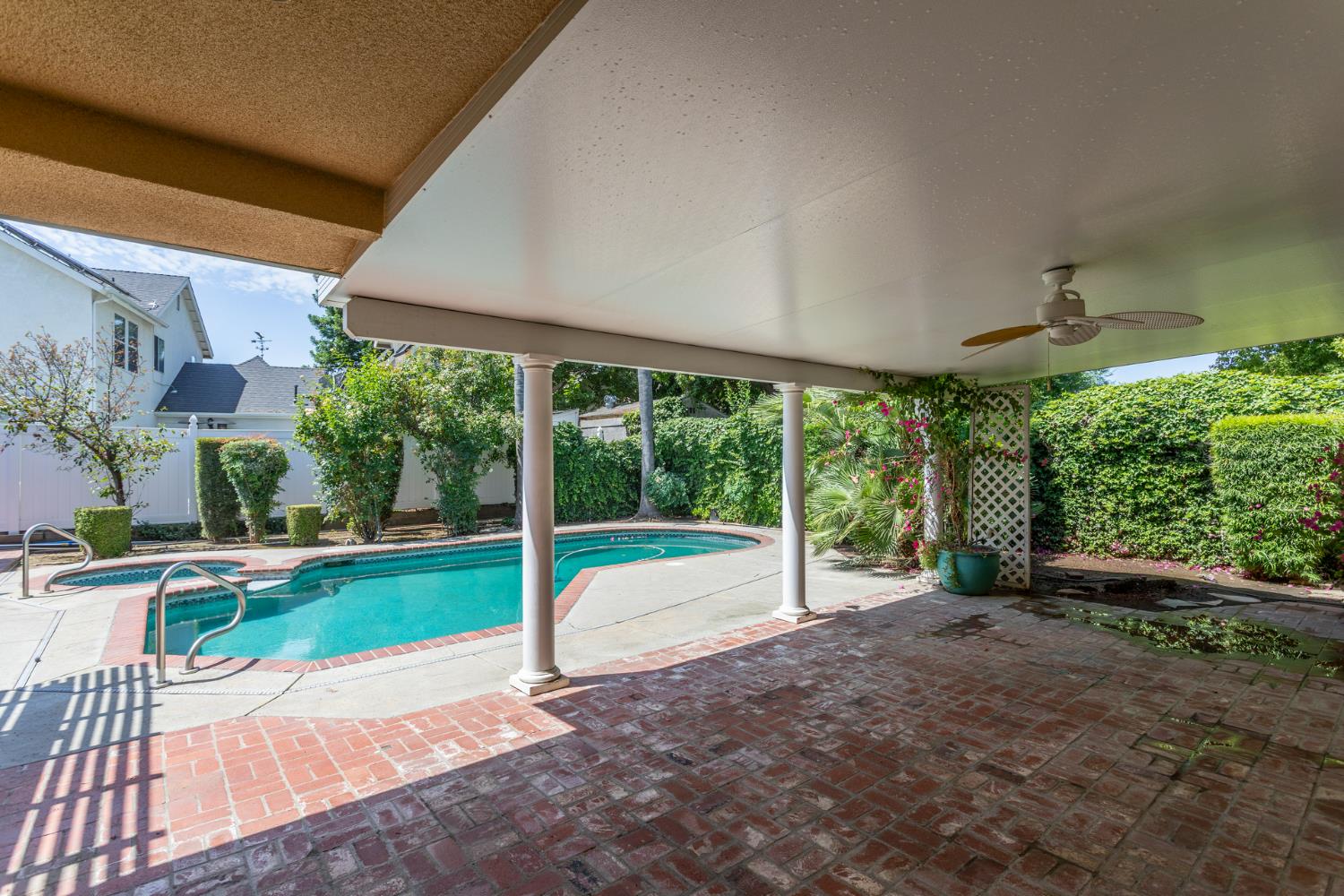 450 W Alluvial Ave, Clovis, CA 93611