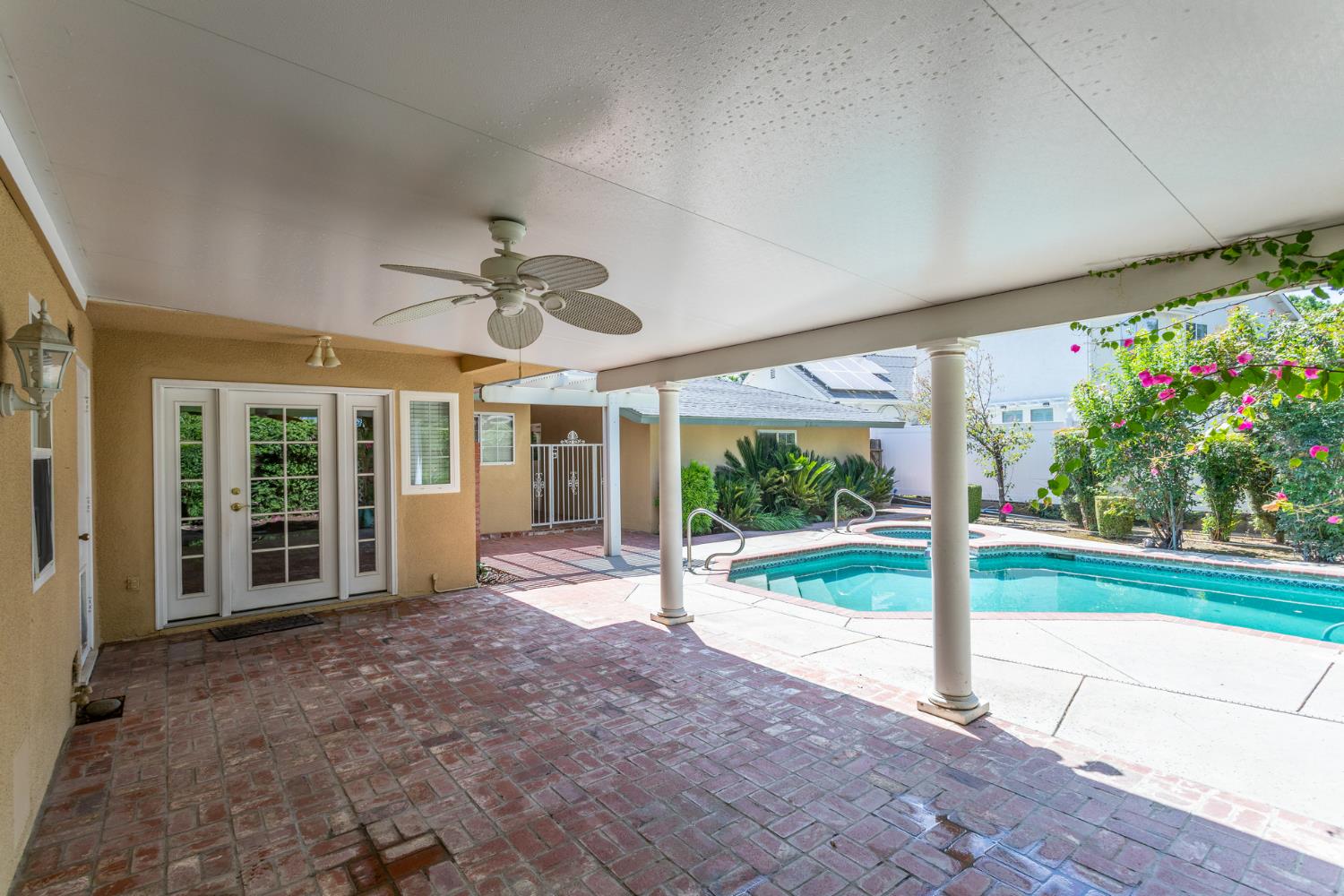 450 W Alluvial Ave, Clovis, CA 93611