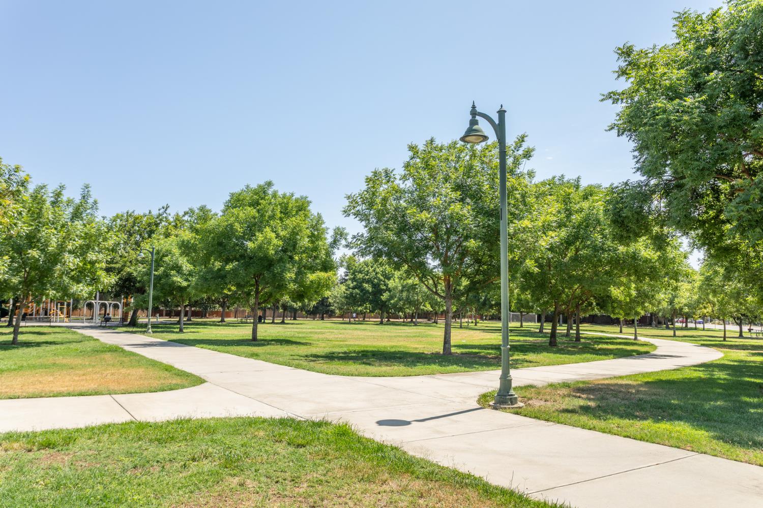 450 W Alluvial Ave, Clovis, CA 93611