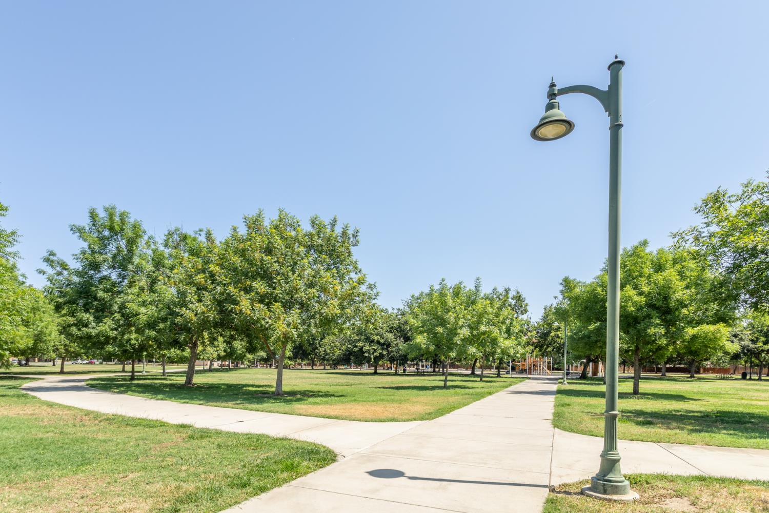 450 W Alluvial Ave, Clovis, CA 93611