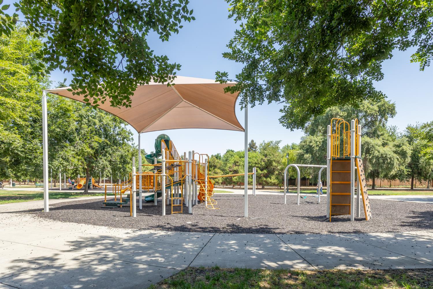 450 W Alluvial Ave, Clovis, CA 93611