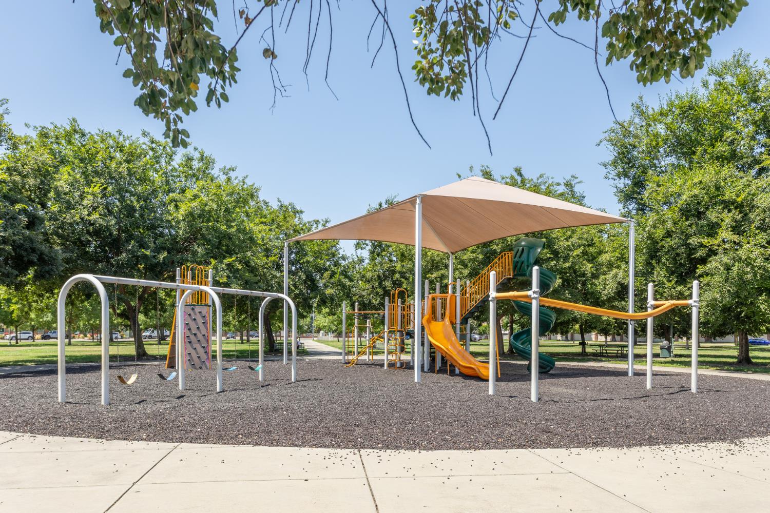 450 W Alluvial Ave, Clovis, CA 93611