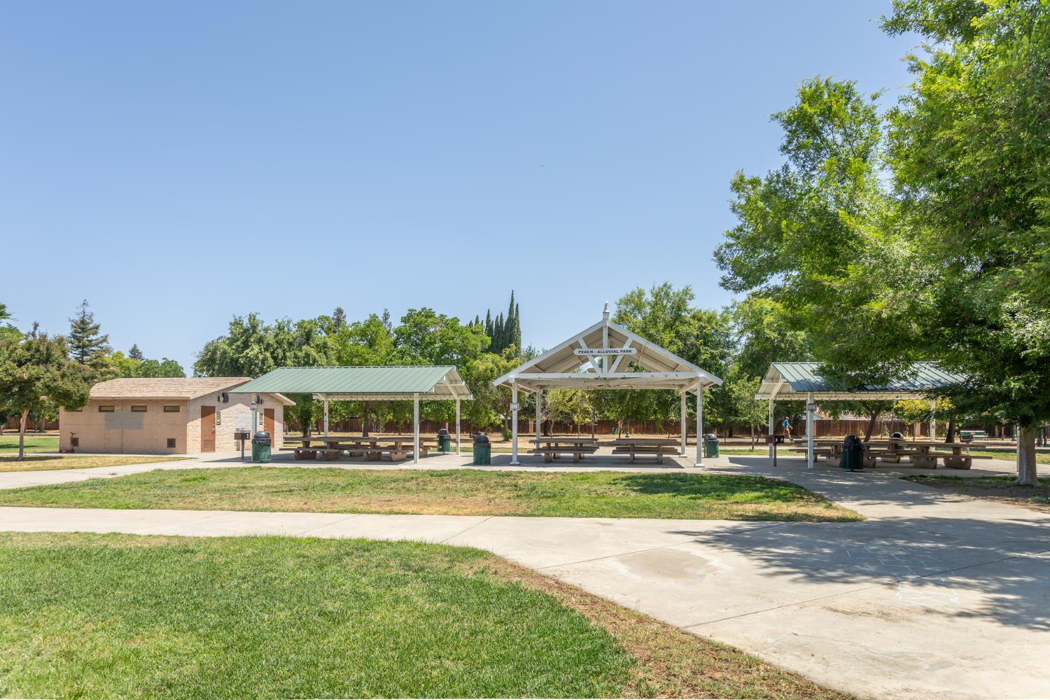 450 W Alluvial Ave, Clovis, CA 93611