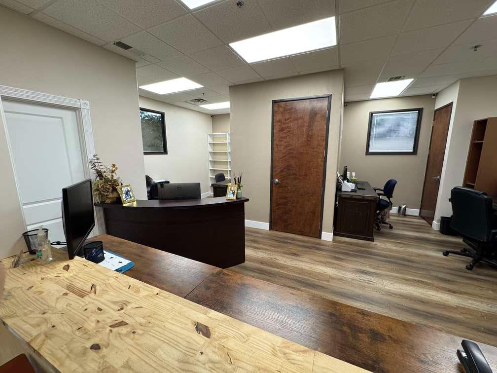 475 E Almond Ave, Madera, CA 93637