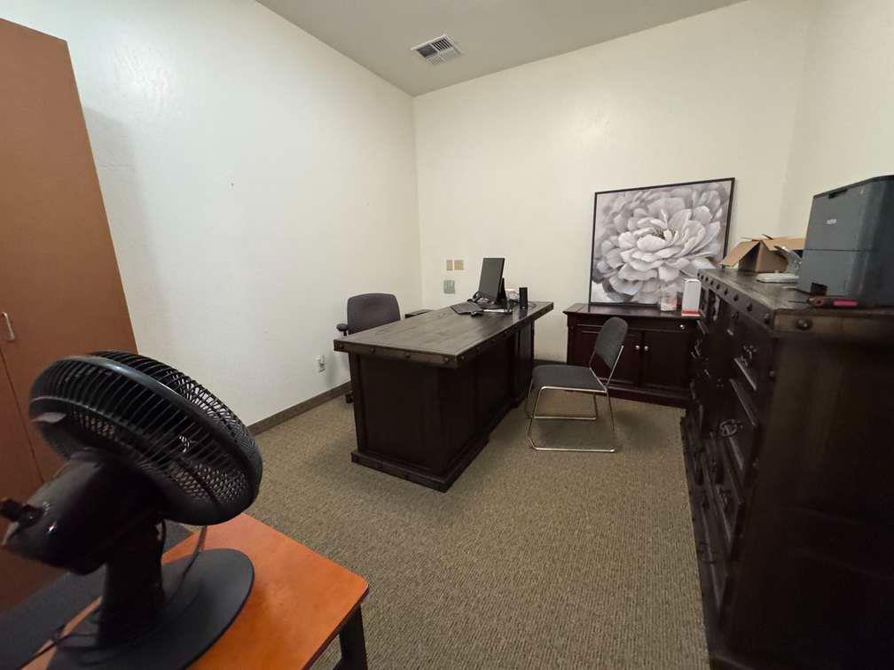 475 E Almond Ave, Madera, CA 93637