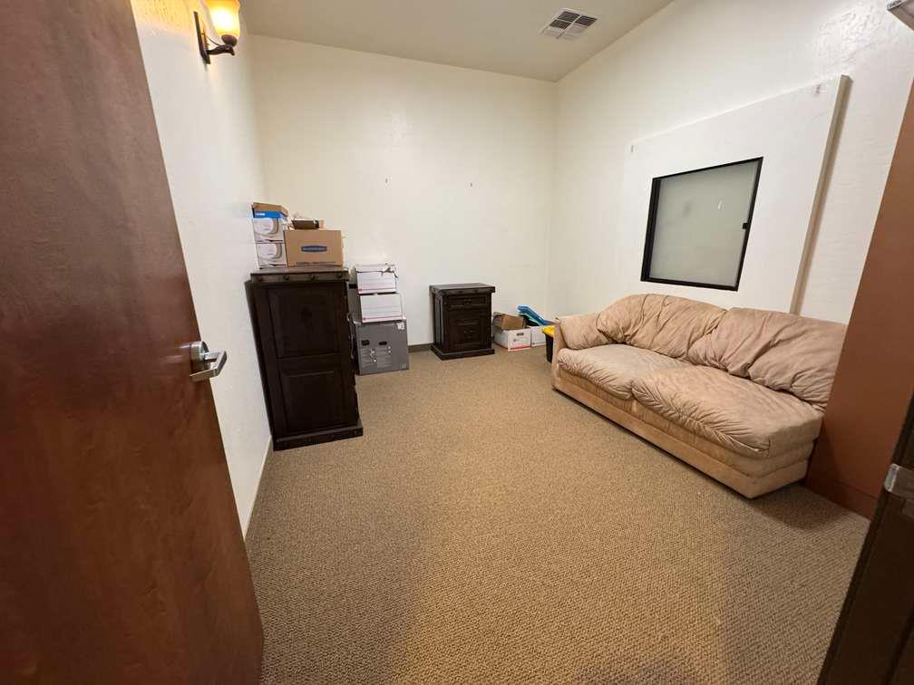 475 E Almond Ave, Madera, CA 93637