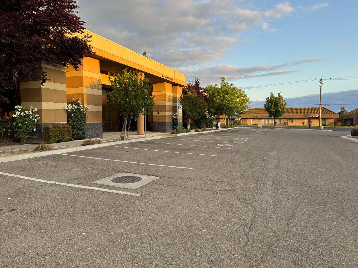 475 E Almond Ave, Madera, CA 93637