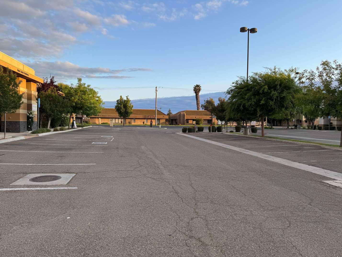 475 E Almond Ave, Madera, CA 93637