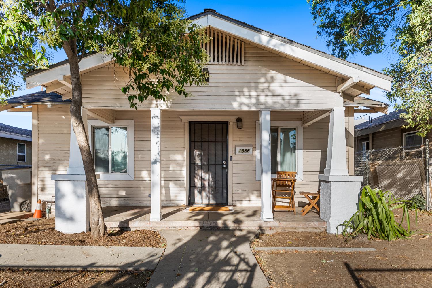 1586 N Calaveras St, Fresno, CA 93728