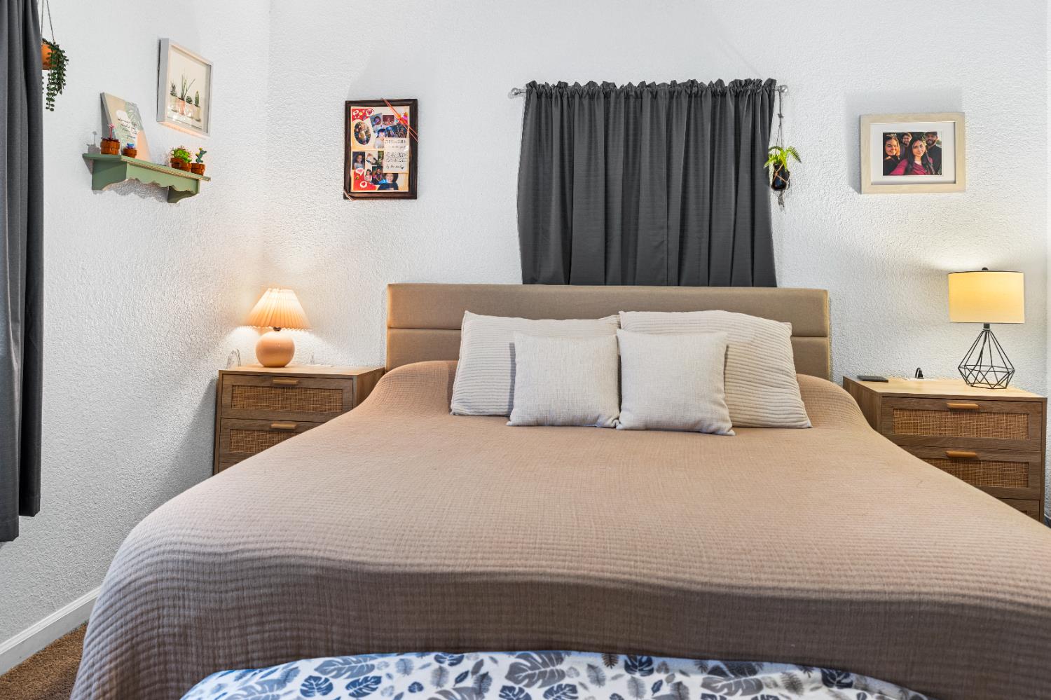 1586 N Calaveras St, Fresno, CA 93728