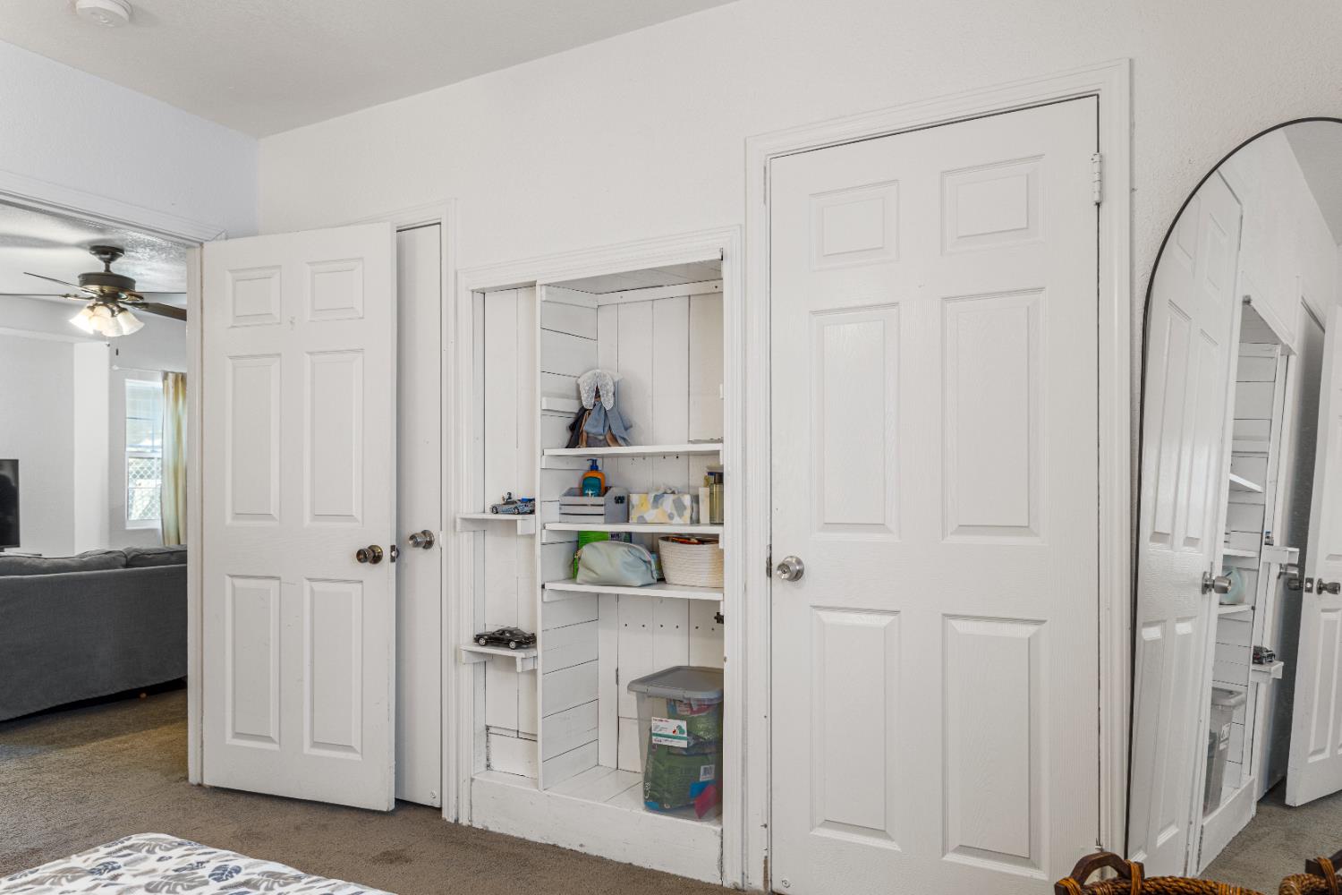 1586 N Calaveras St, Fresno, CA 93728