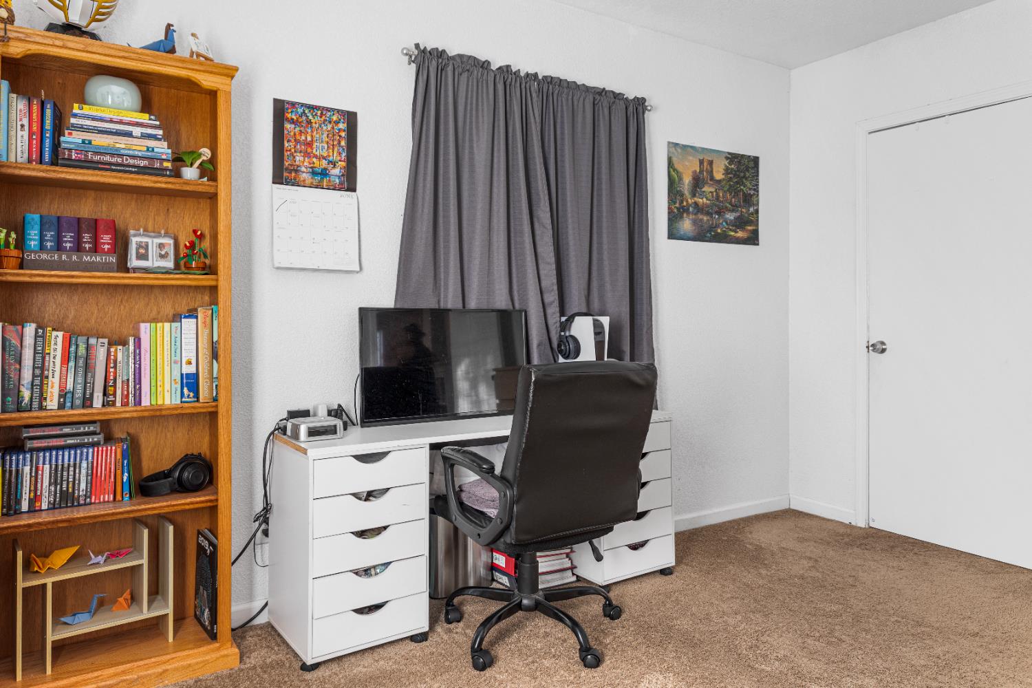 1586 N Calaveras St, Fresno, CA 93728