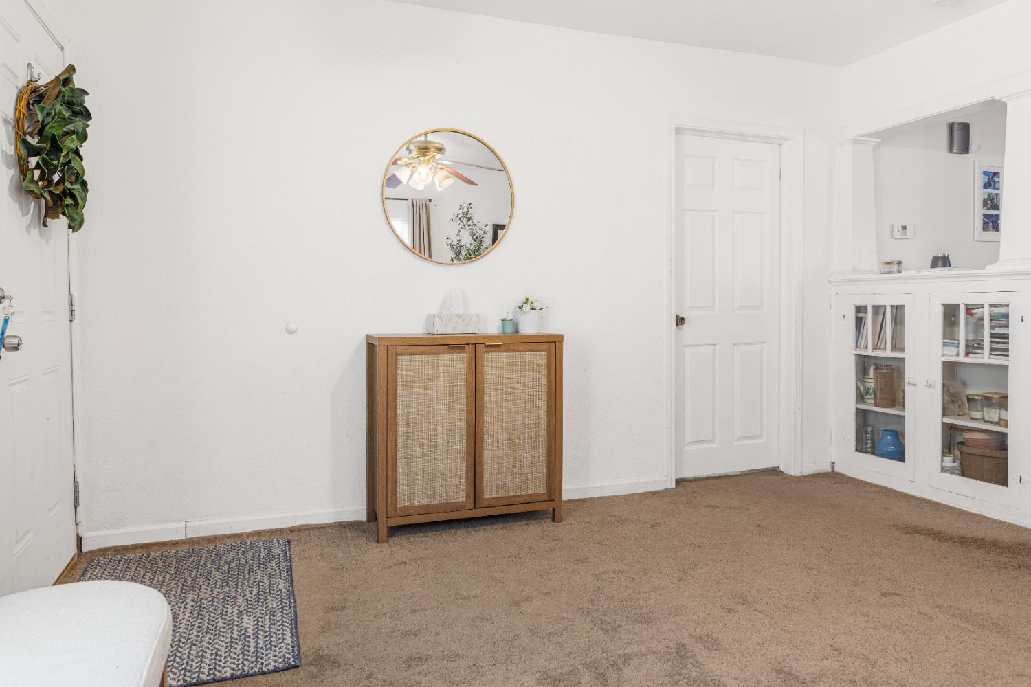 1586 N Calaveras St, Fresno, CA 93728