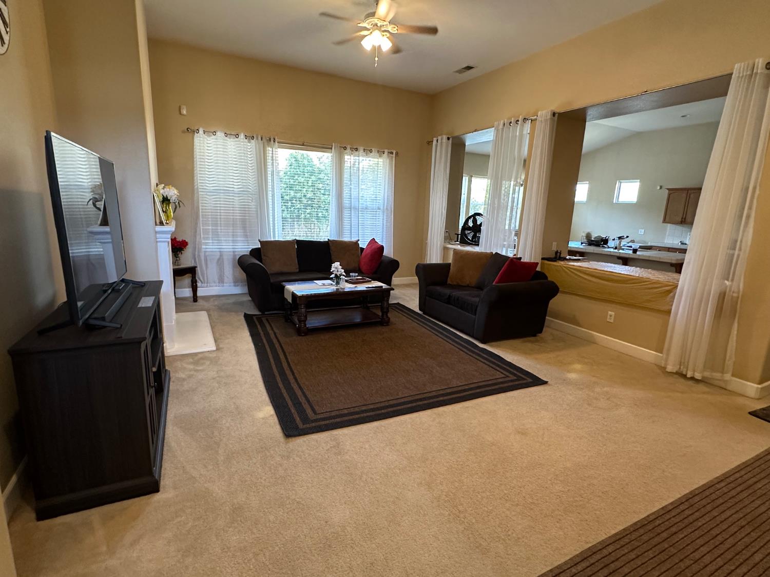 5804 W Chennault Ave, Fresno, CA 93722