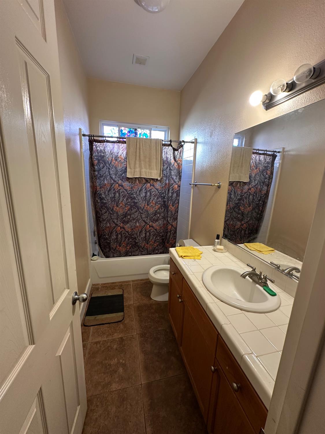 5804 W Chennault Ave, Fresno, CA 93722