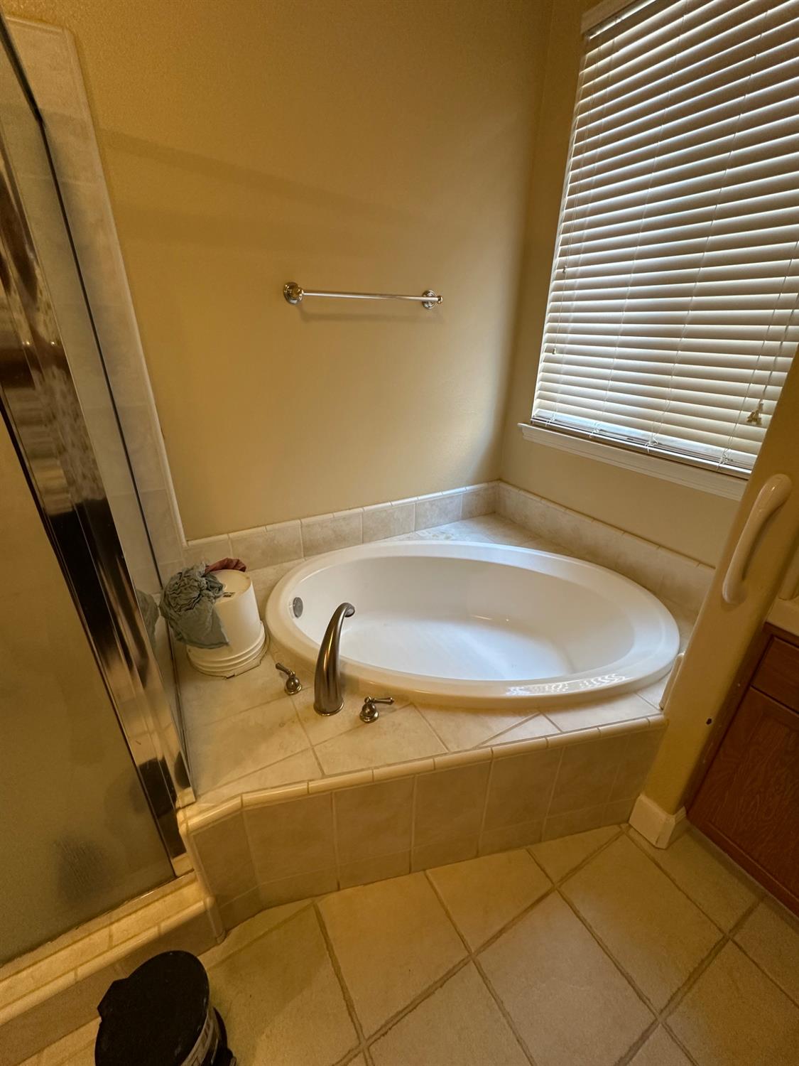 5804 W Chennault Ave, Fresno, CA 93722