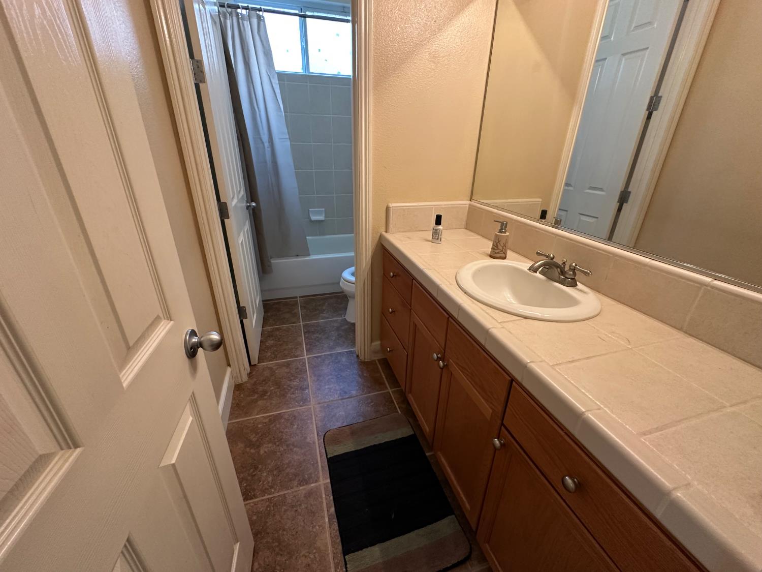 5804 W Chennault Ave, Fresno, CA 93722