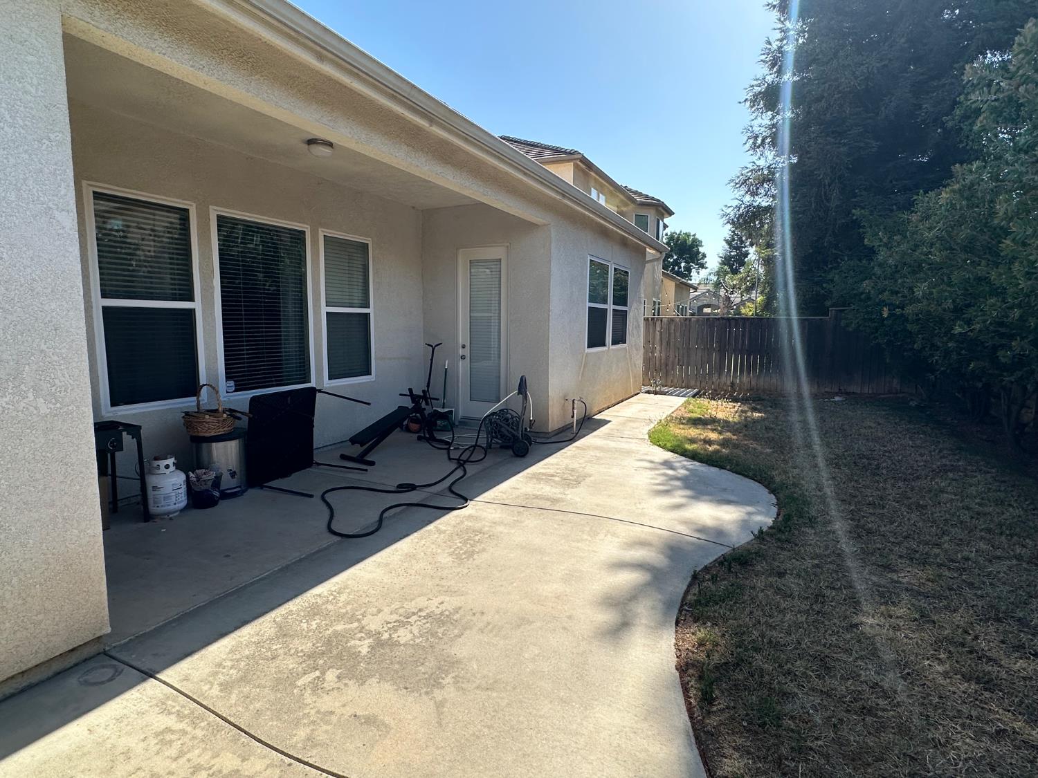 5804 W Chennault Ave, Fresno, CA 93722