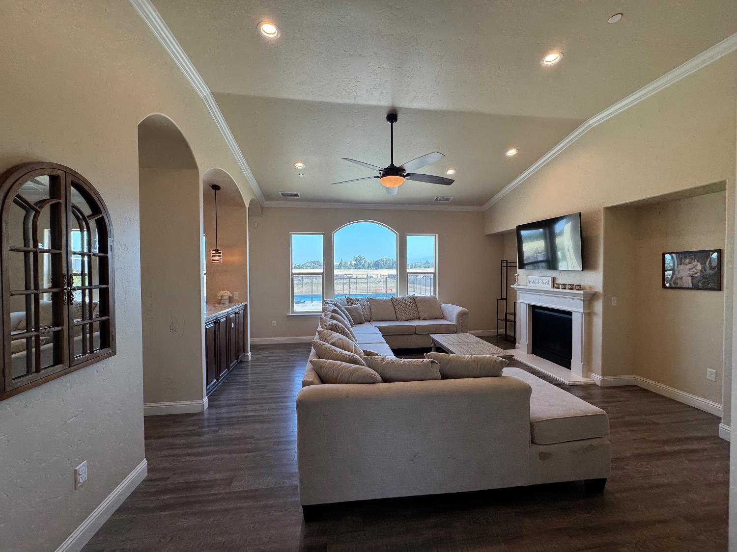 13390 E Falcon Meadow, Clovis, CA 93619