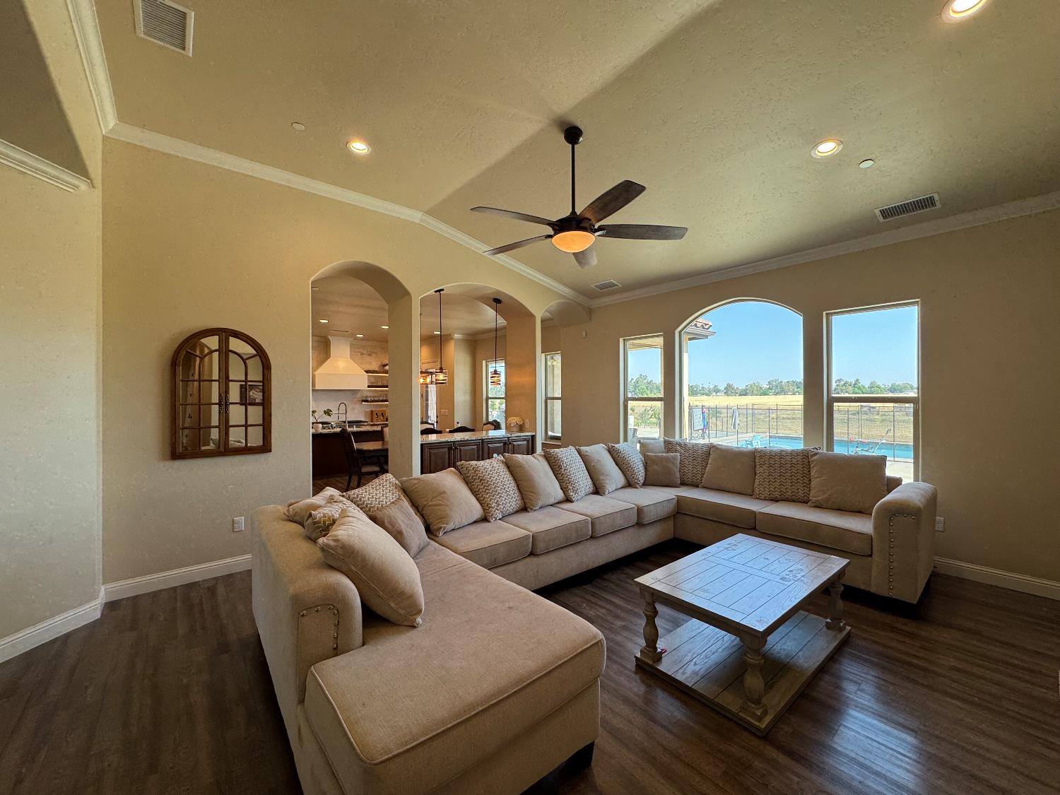 13390 E Falcon Meadow, Clovis, CA 93619