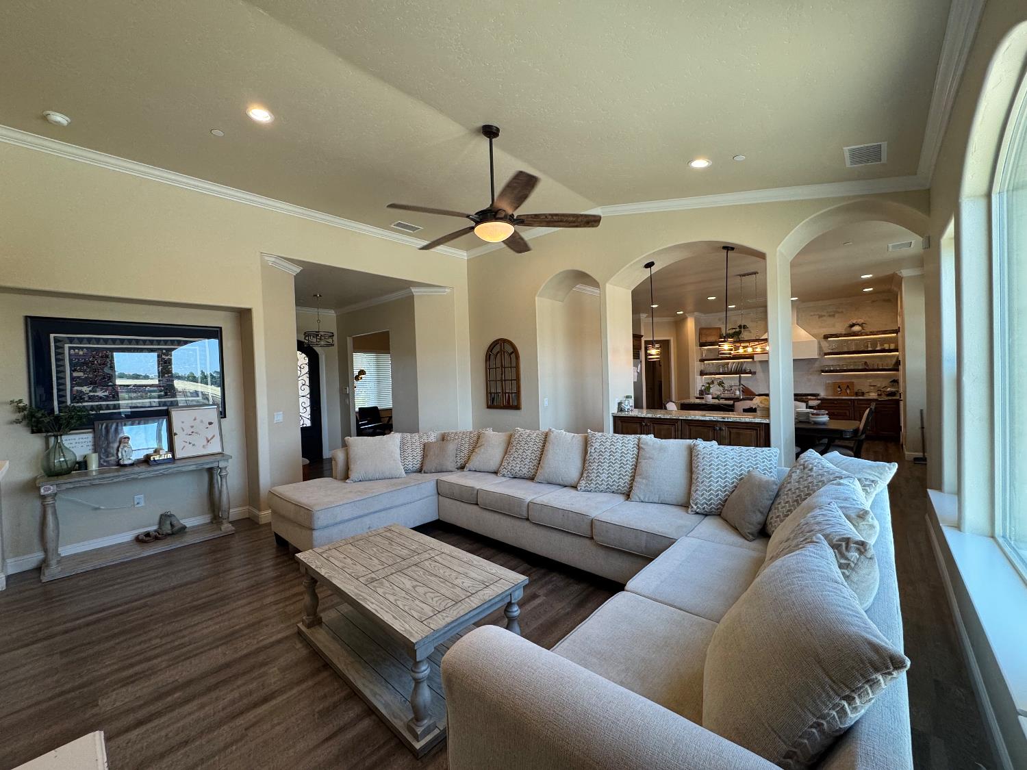 13390 E Falcon Meadow, Clovis, CA 93619