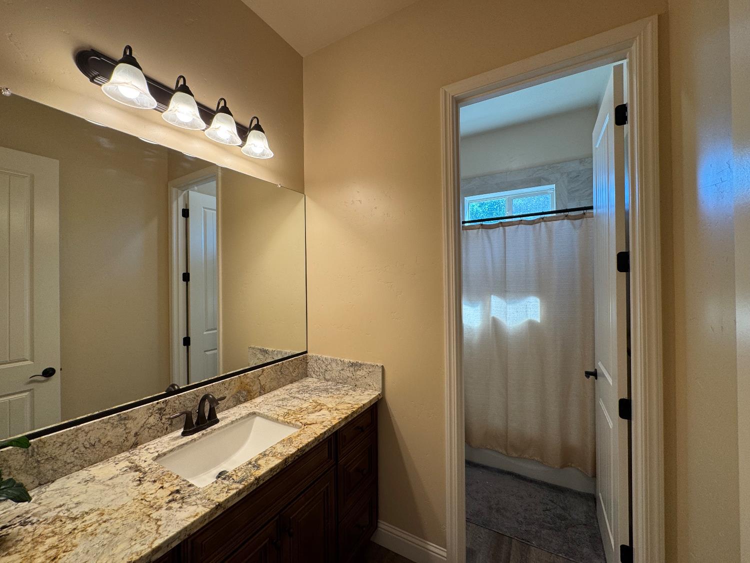 13390 E Falcon Meadow, Clovis, CA 93619