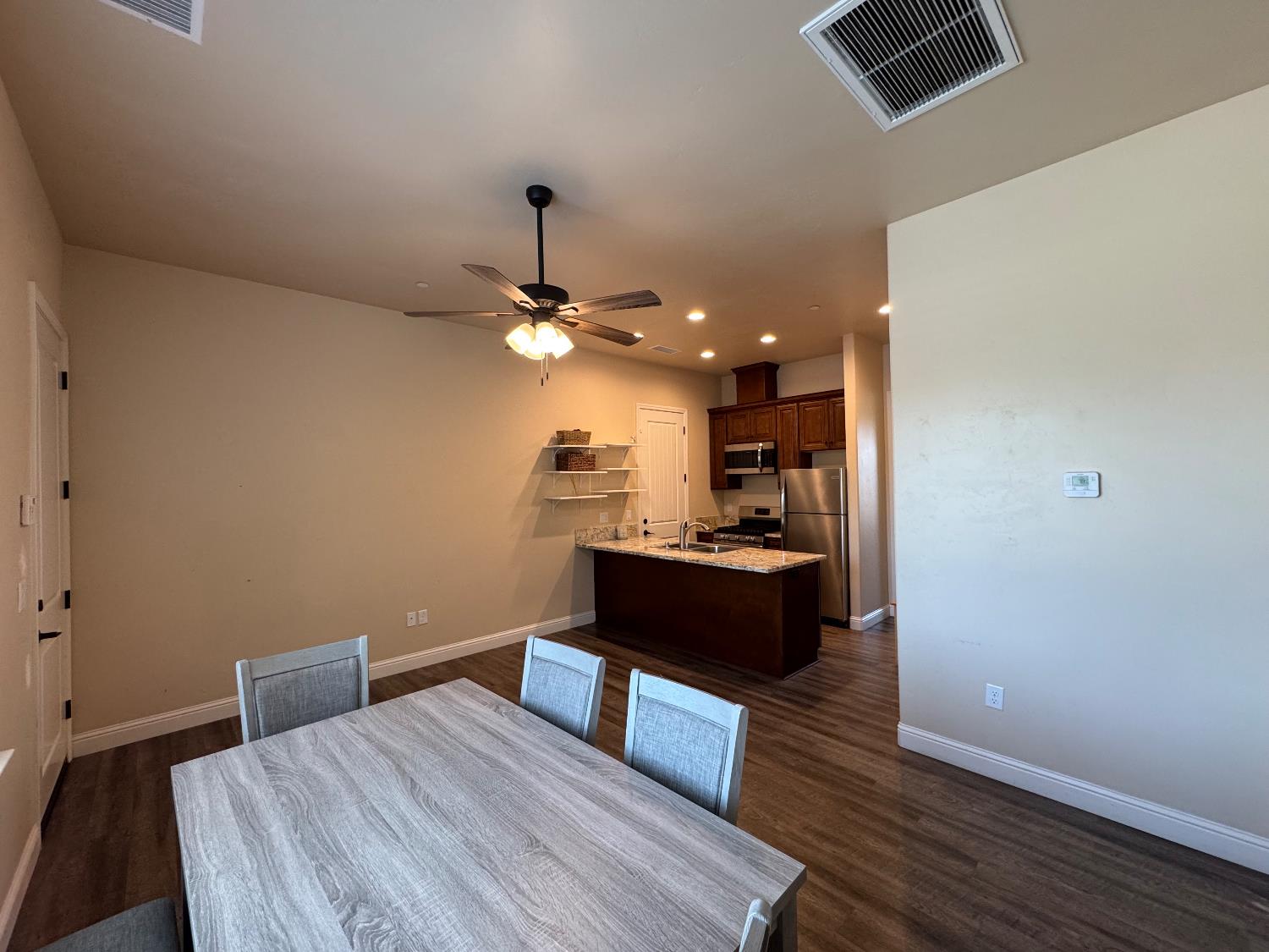 13390 E Falcon Meadow, Clovis, CA 93619