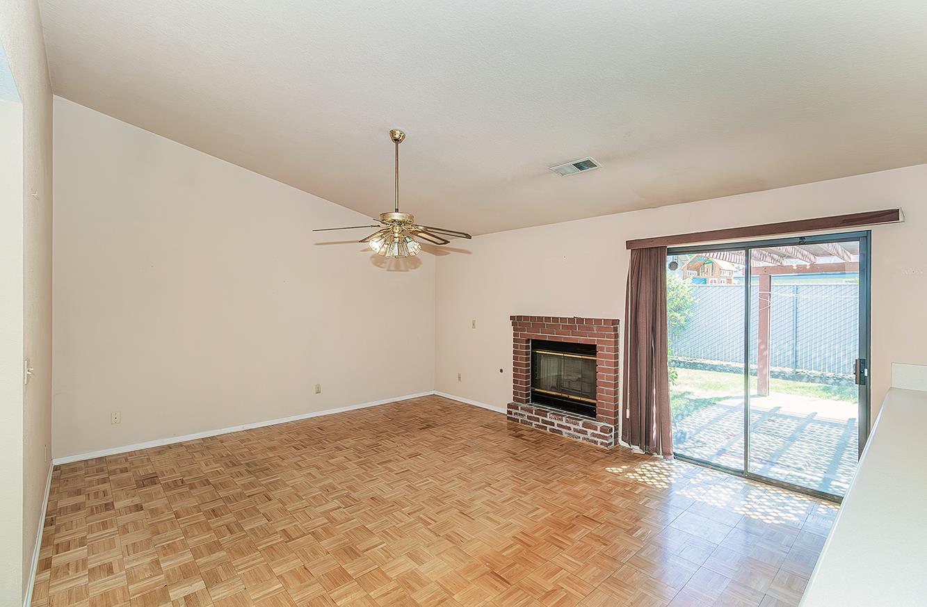 1149 Pistachio Ave, Clovis, CA 93611