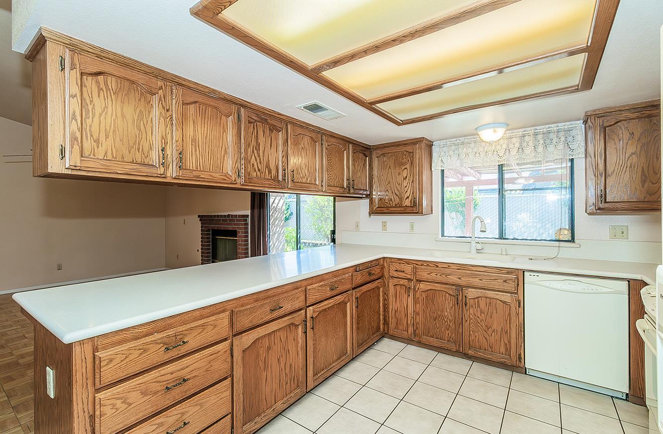 1149 Pistachio Ave, Clovis, CA 93611