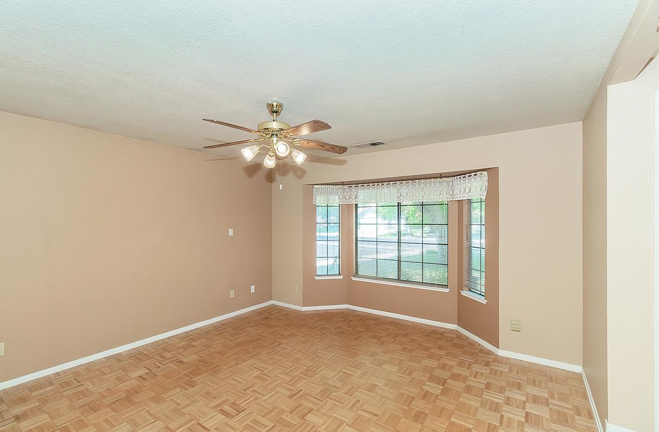 1149 Pistachio Ave, Clovis, CA 93611