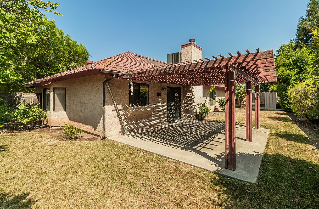 1149 Pistachio Ave, Clovis, CA 93611